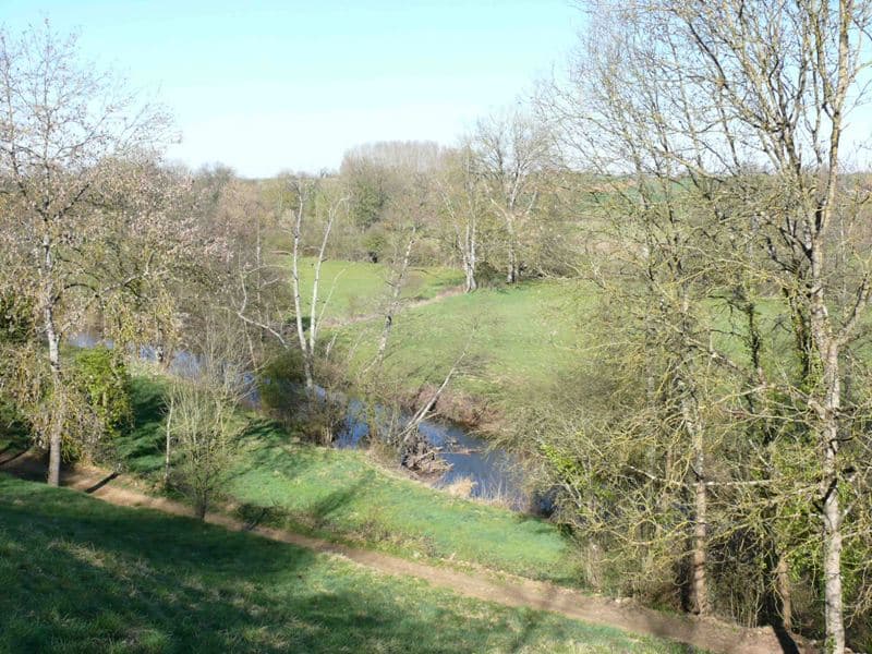 Les Terres d'Urmont - Coteau calcaire surplombant la vallée de l'Indre