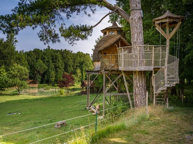 Hébergements insolites du domaine de la Roche Bellin - Descartes