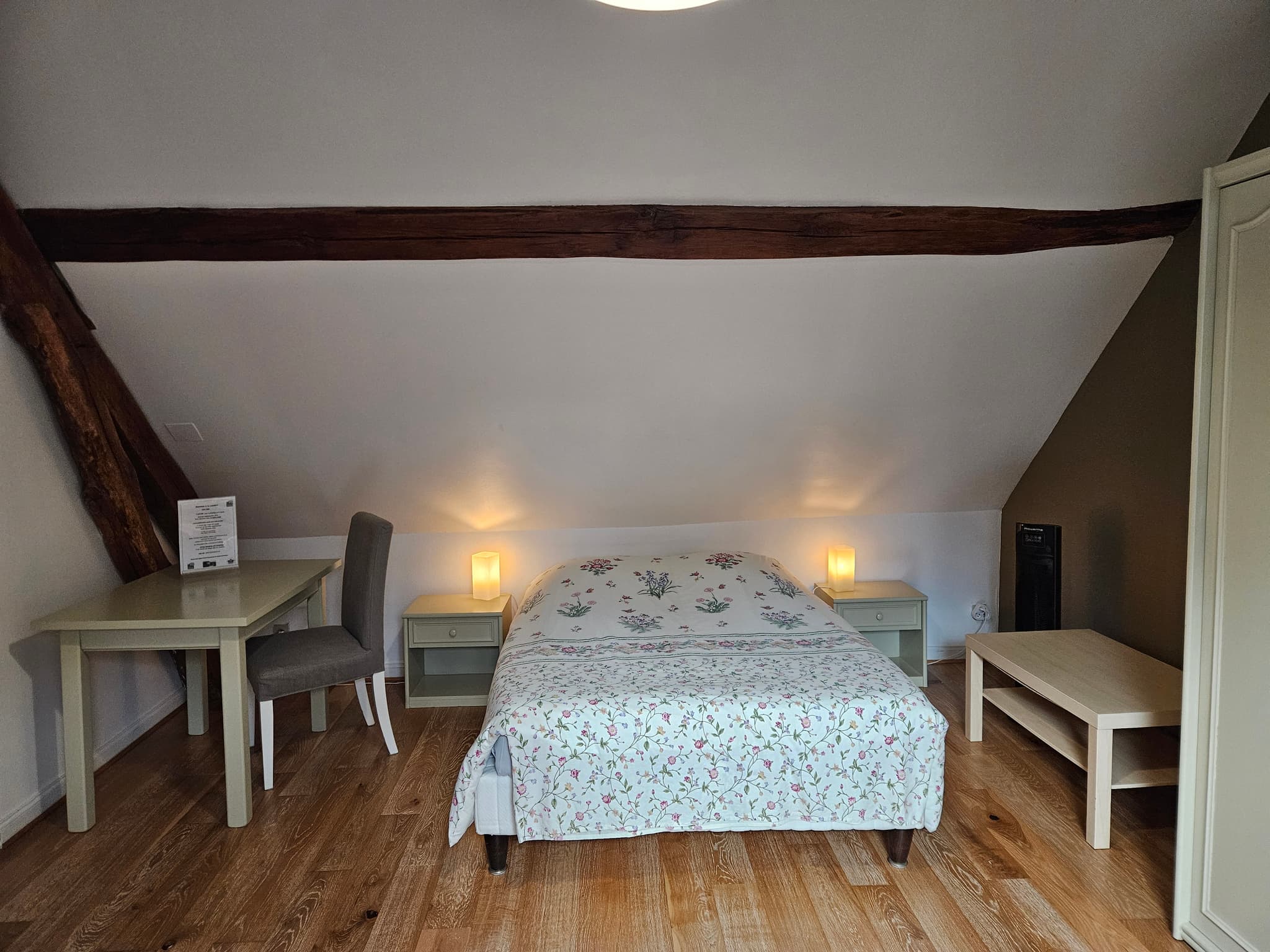 Chambre Rose trémière - lit 140 cm