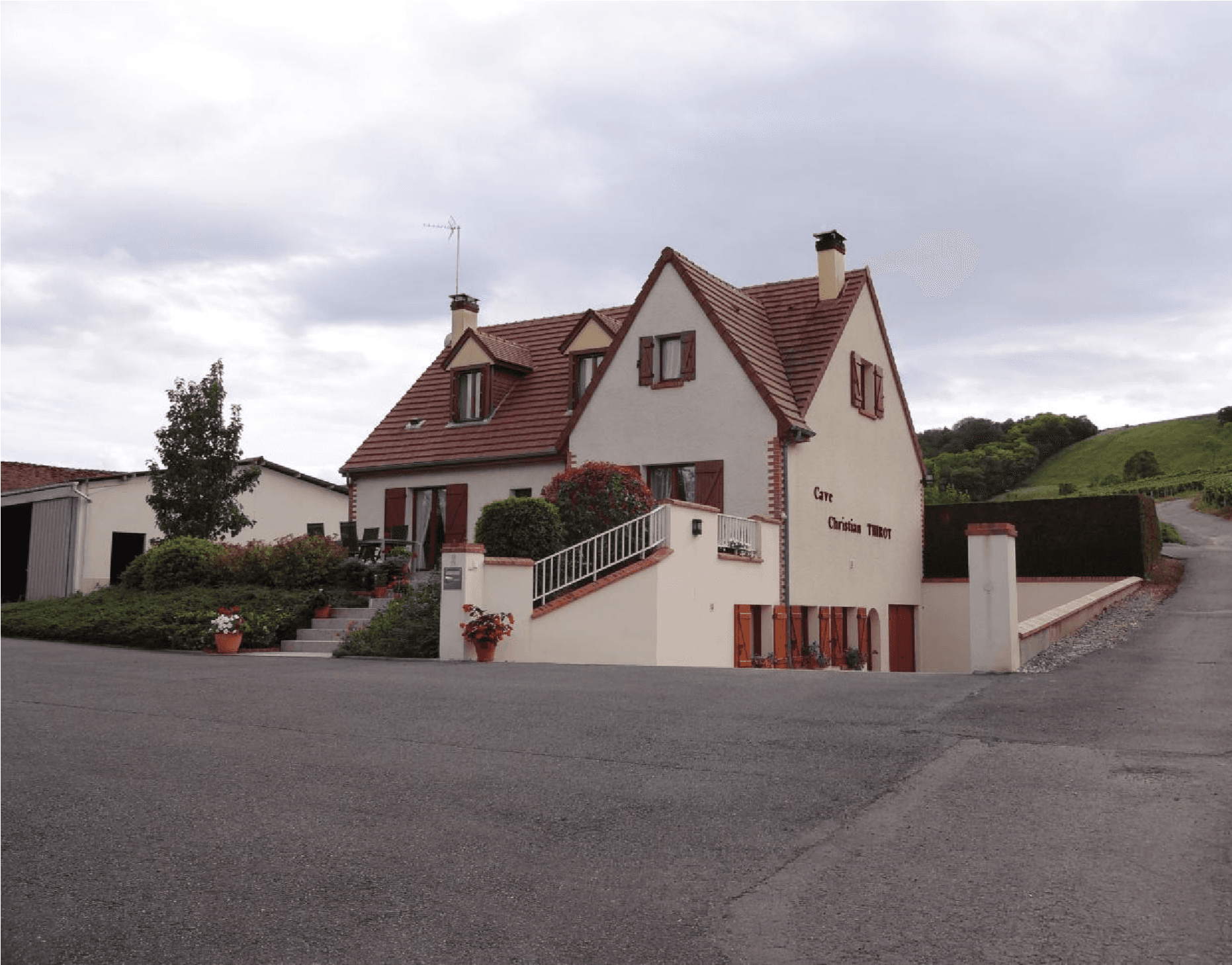 Domaine-des-vieux-pruniers-La-maison