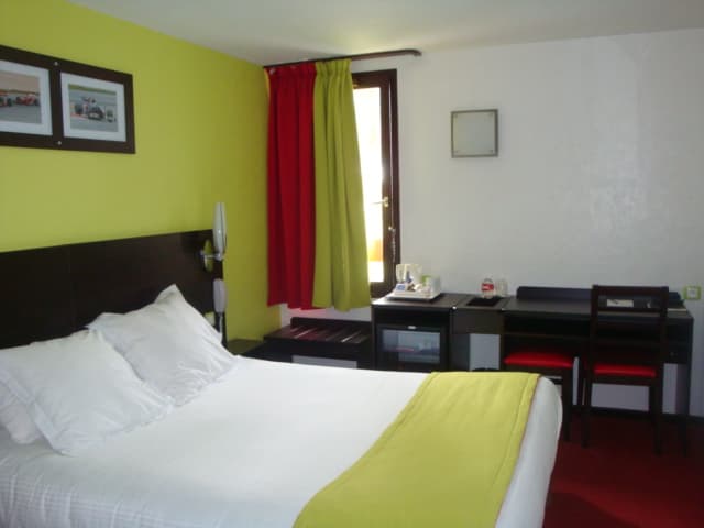 Chambre Double - Enzo Hotels Vierzon by Kyriad Direct