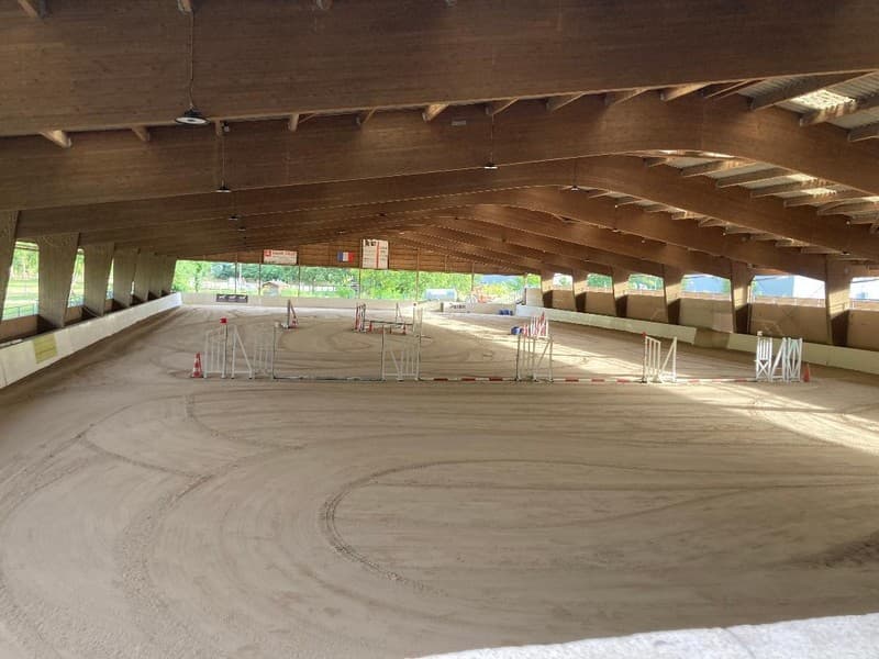 Ecuries- d'Anadé-Montlouis-GRAND-MANEGE