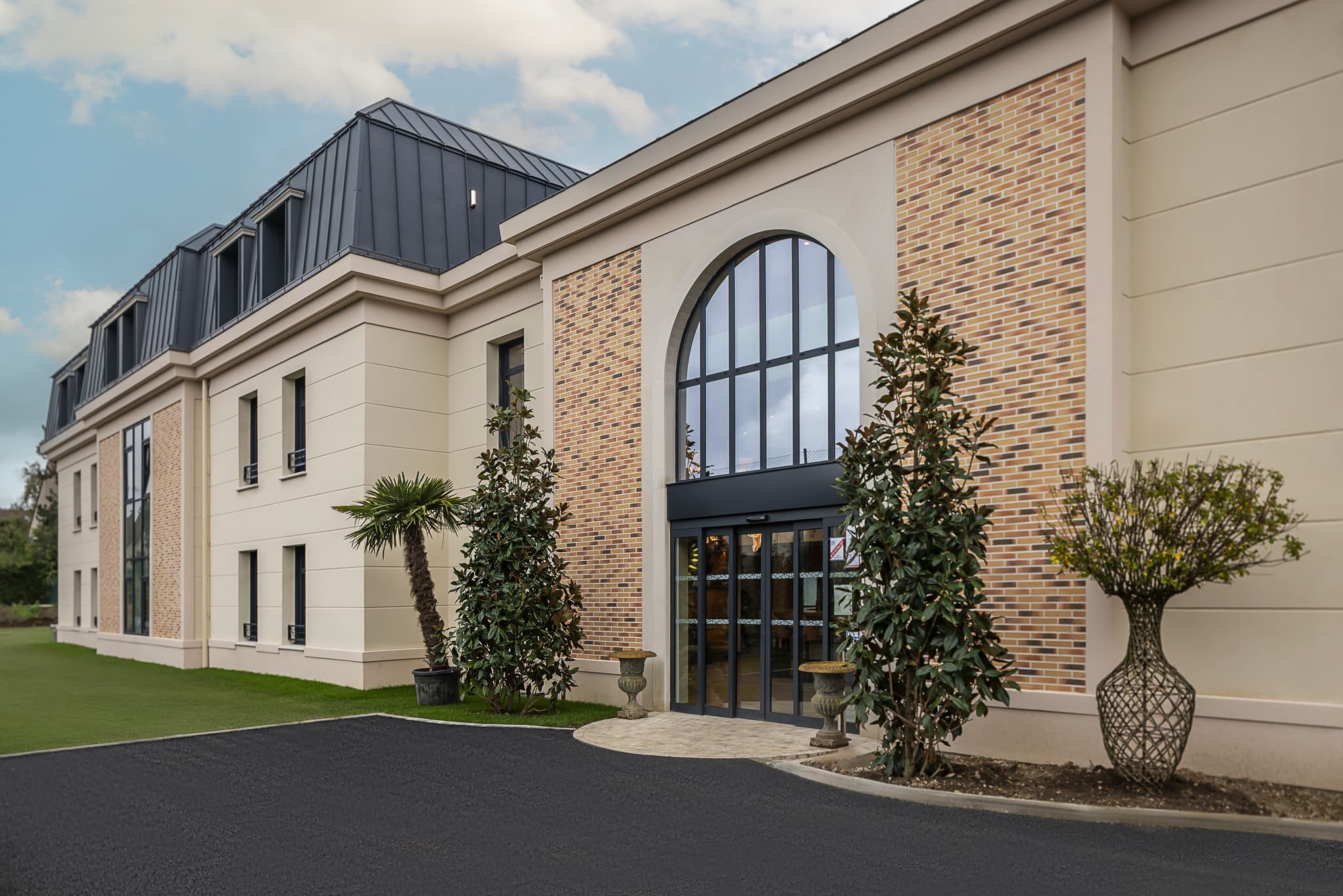Extérieur entrée principale lobby