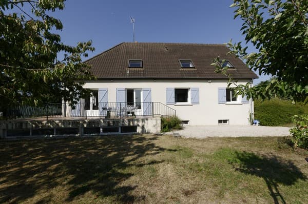 Facade-a-l-est-et-jardin