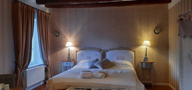 SAVIGNY EN VERON- Chambre d'hôtes - La magnanerie-Fil de soie 2