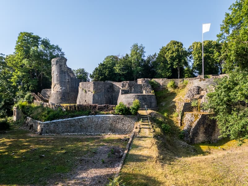 Forteresse_Montrond(c)Destination-Sud-Berry-Christophe-Sirère-Naturimages