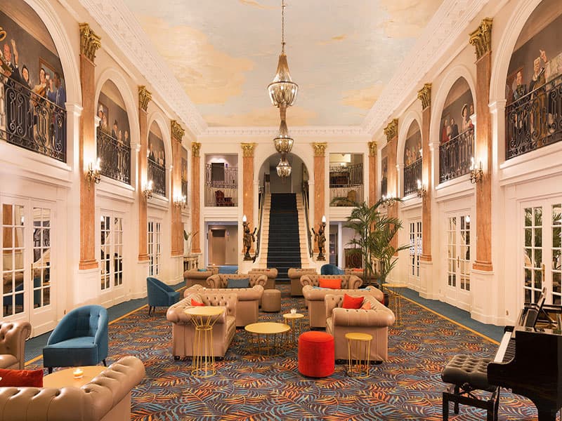Hôtel Oceania L'Univers Tours - Galerie des portraits
