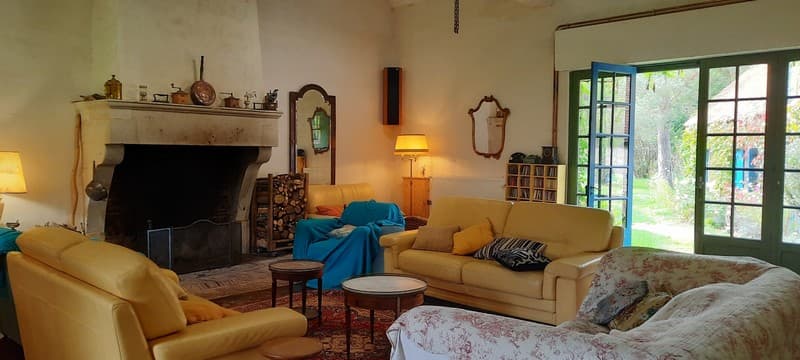 Grande pièce à vivre du gîte Les Champs du Bois à Sury-aux-Bois