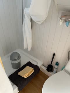 HLO-SDN-La_Cabane_Fichettes_salle_eau®Conord