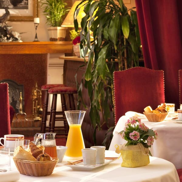 Hostellerie du grand Sully petit-déjeuner