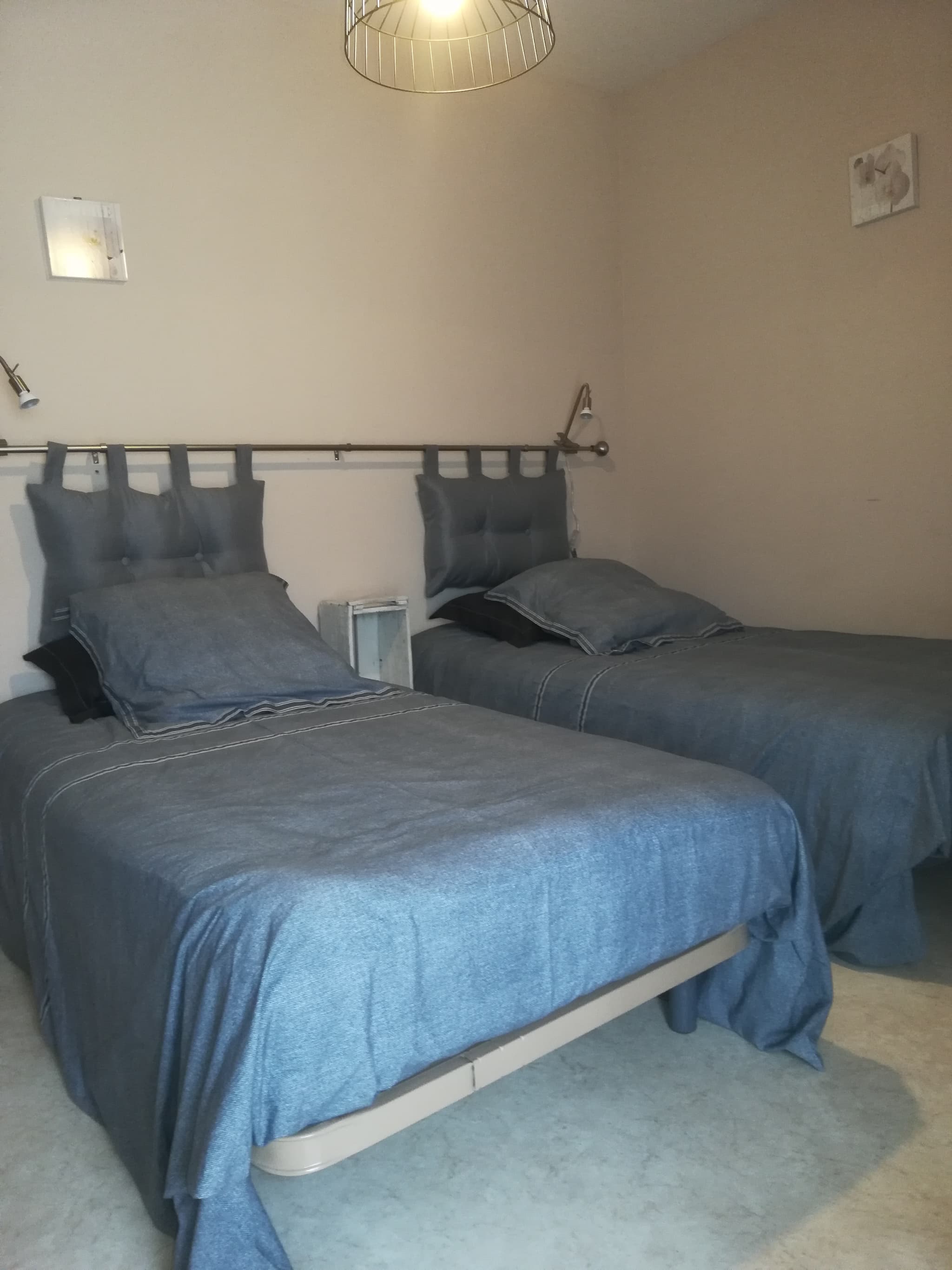 chambre deux lits simple