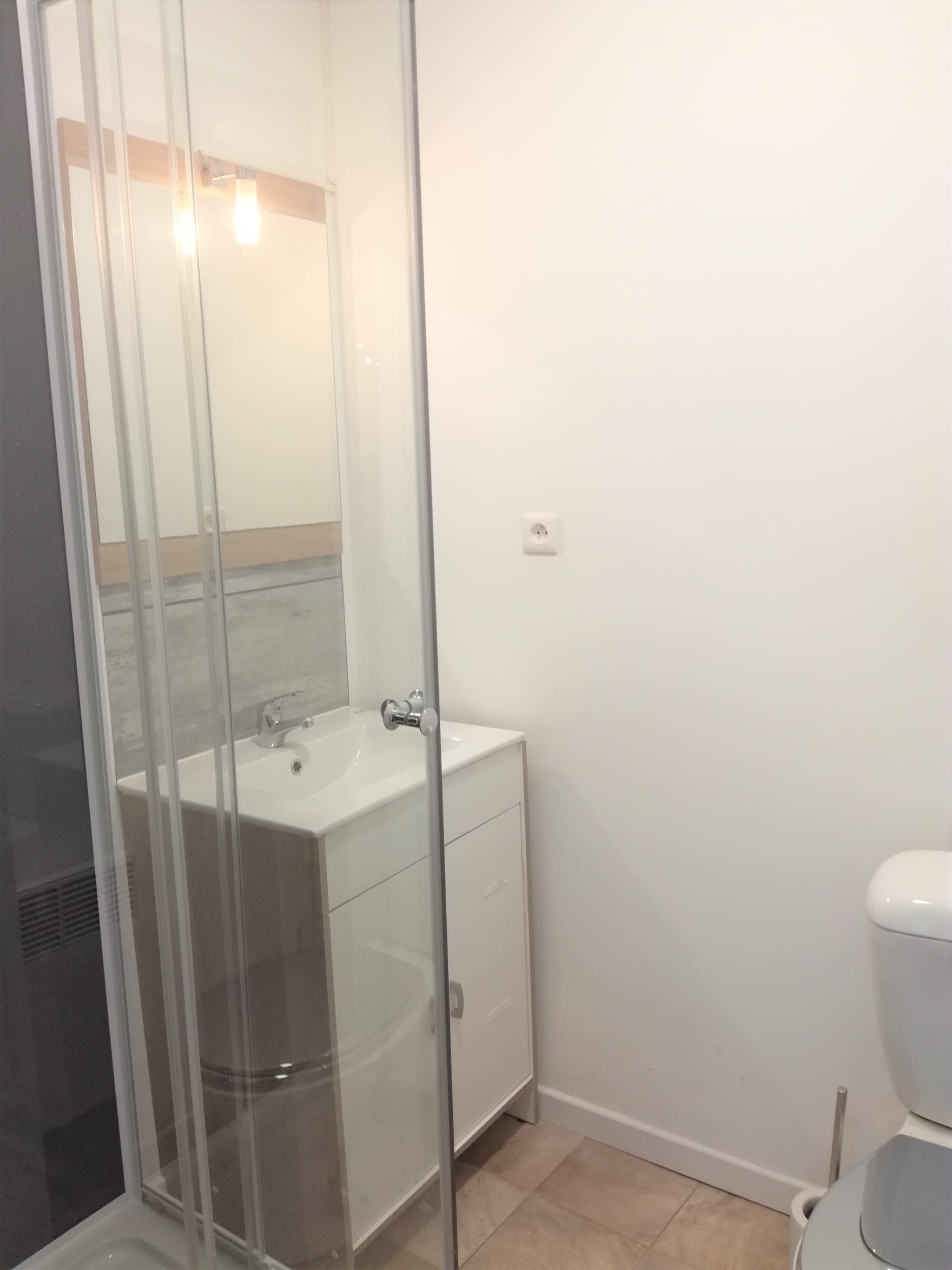 Chatillon sur Loire - gite Chatillonnais 2-salle d'eau
