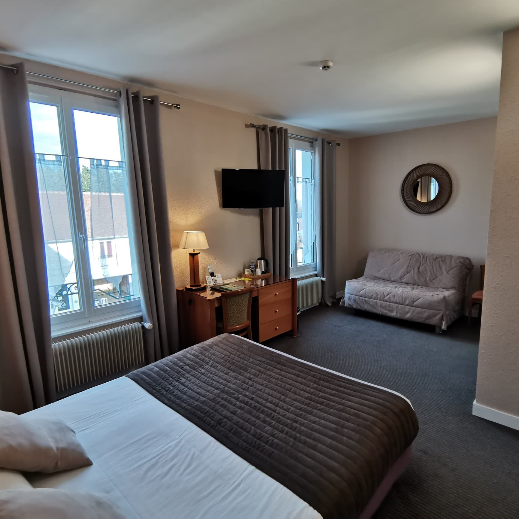 Briare - Hôtel le cerf -Chambre Triple