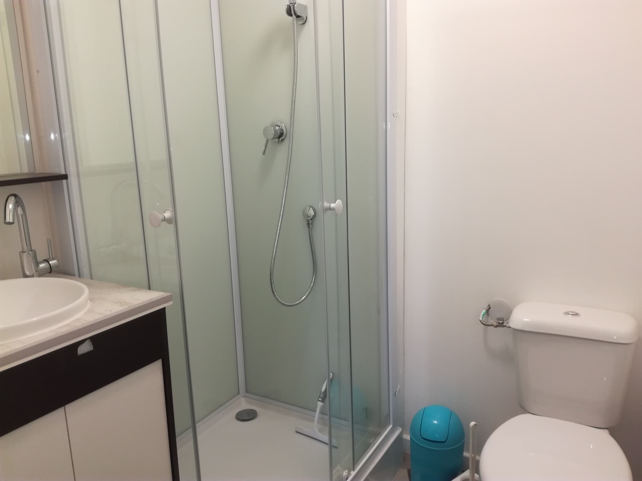 Chatillon sur Loire - gite le cocoon 4 - salle d'eau wc