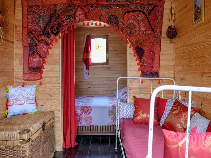 Interieur-roulotte-Beaumont-village-Loches-valdeloire