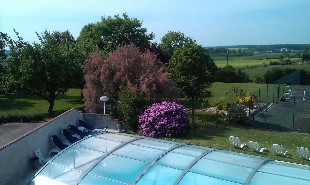 Jardin piscine tennis