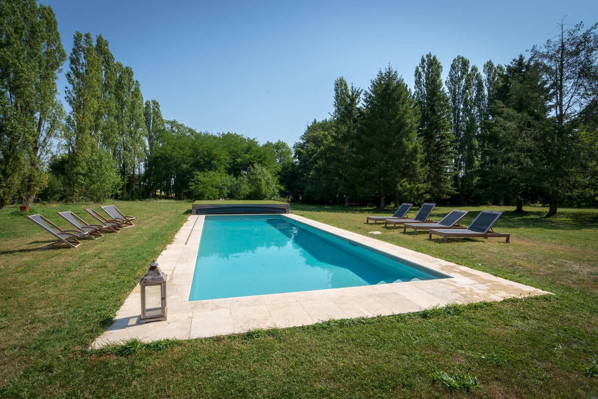 Le-Petit-Pavillon-Piscine