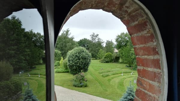 Meuble-de-tourisme-Aubigny-sur-Nere-Le-Buisson-de-la-Gariole-jardin