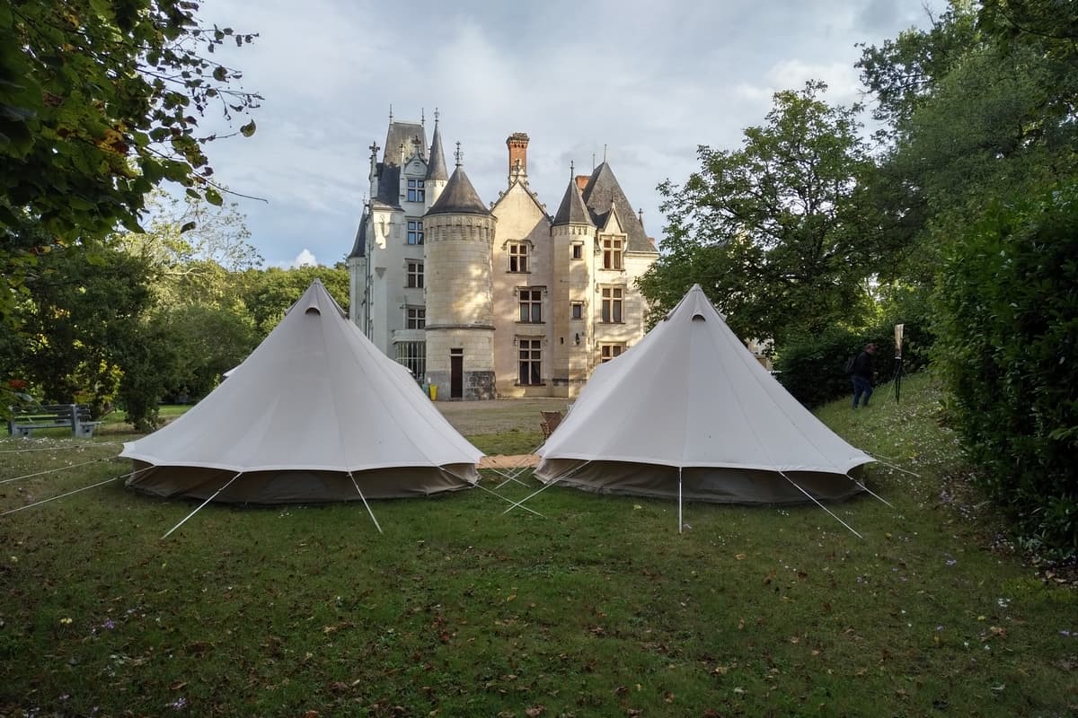 NOYANT DE TOURAINE- CHATEAU DE BROU-hebergement ephemere au chateau