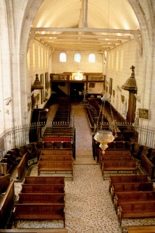 Beaulieu sur Loire - Eglise St Etienne - Nef vue du retable
