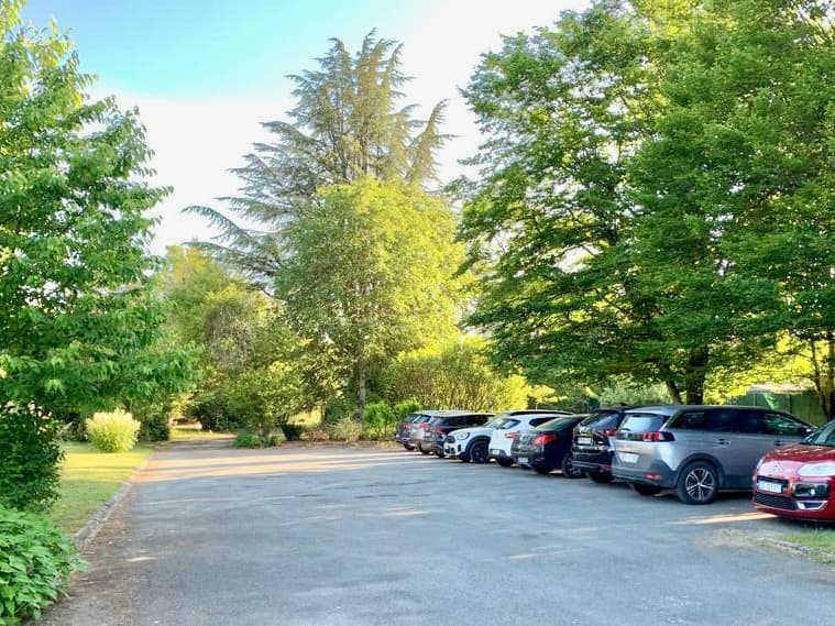 Parking gratuit sécurisé