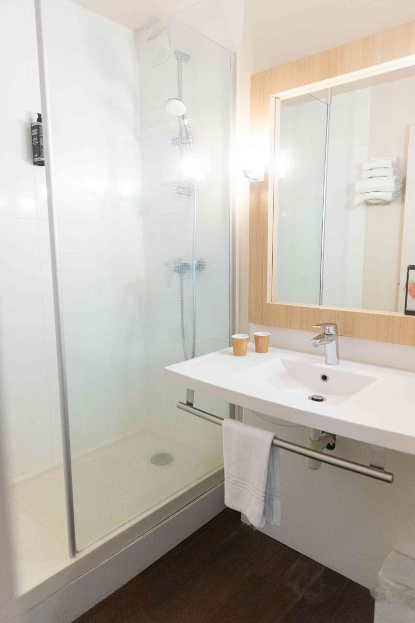 Salle de bain Hôtel Ibis Styles Chinon