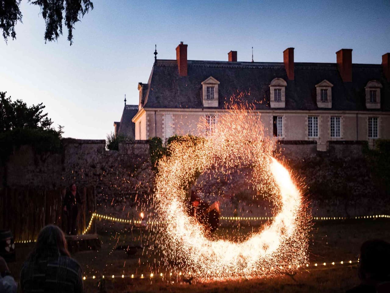 Spectacle soirées nocturnes estivales