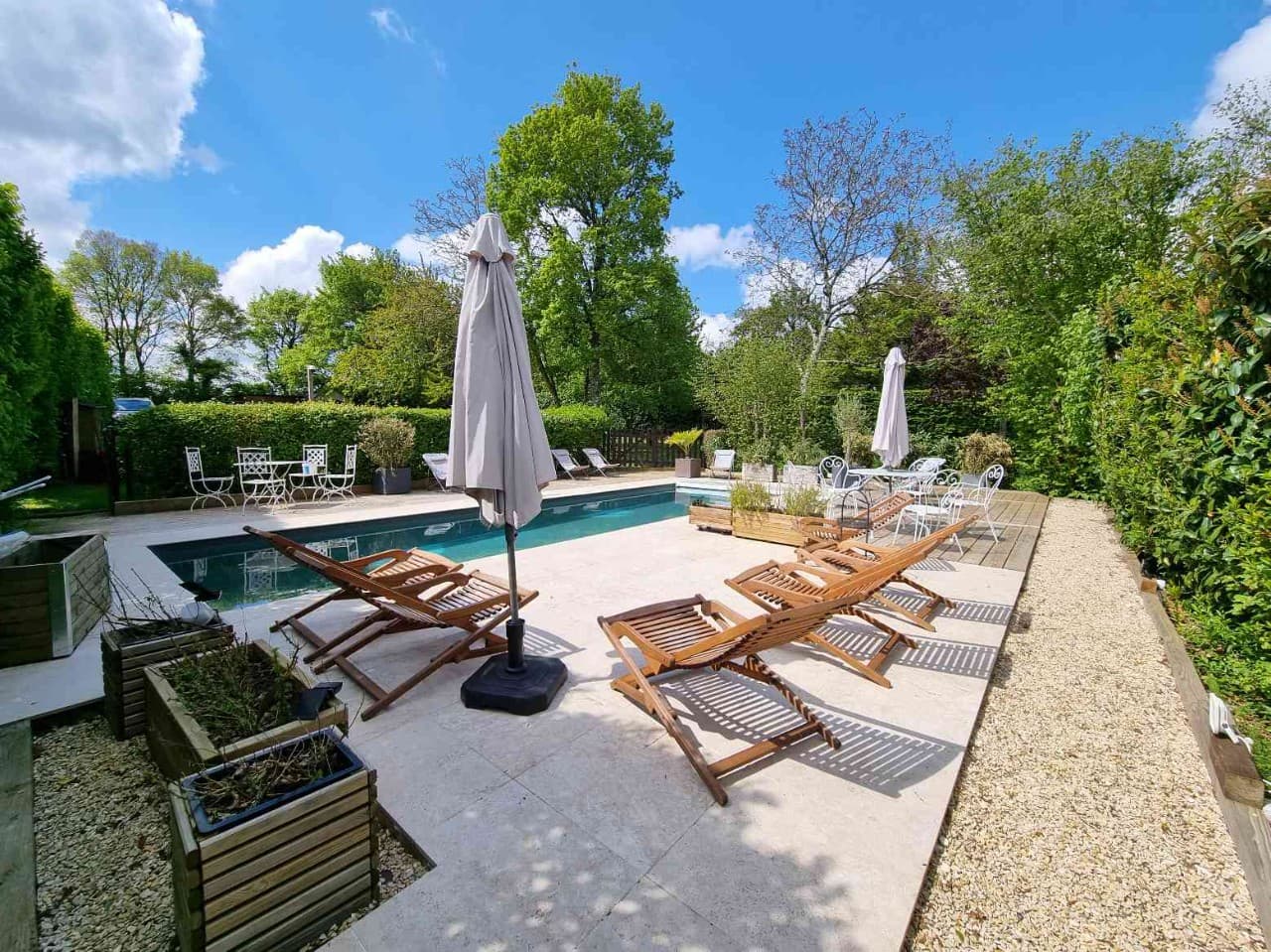 accès piscine du domaine
