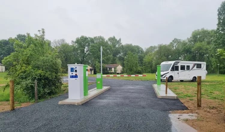 aire etape thénioux