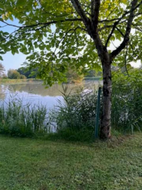 Maison avec plan d'eau Chez Anne et Jérôme