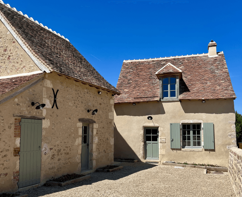 Maison de la rénovation - enduits plein et à pierres vues - ROSNAY