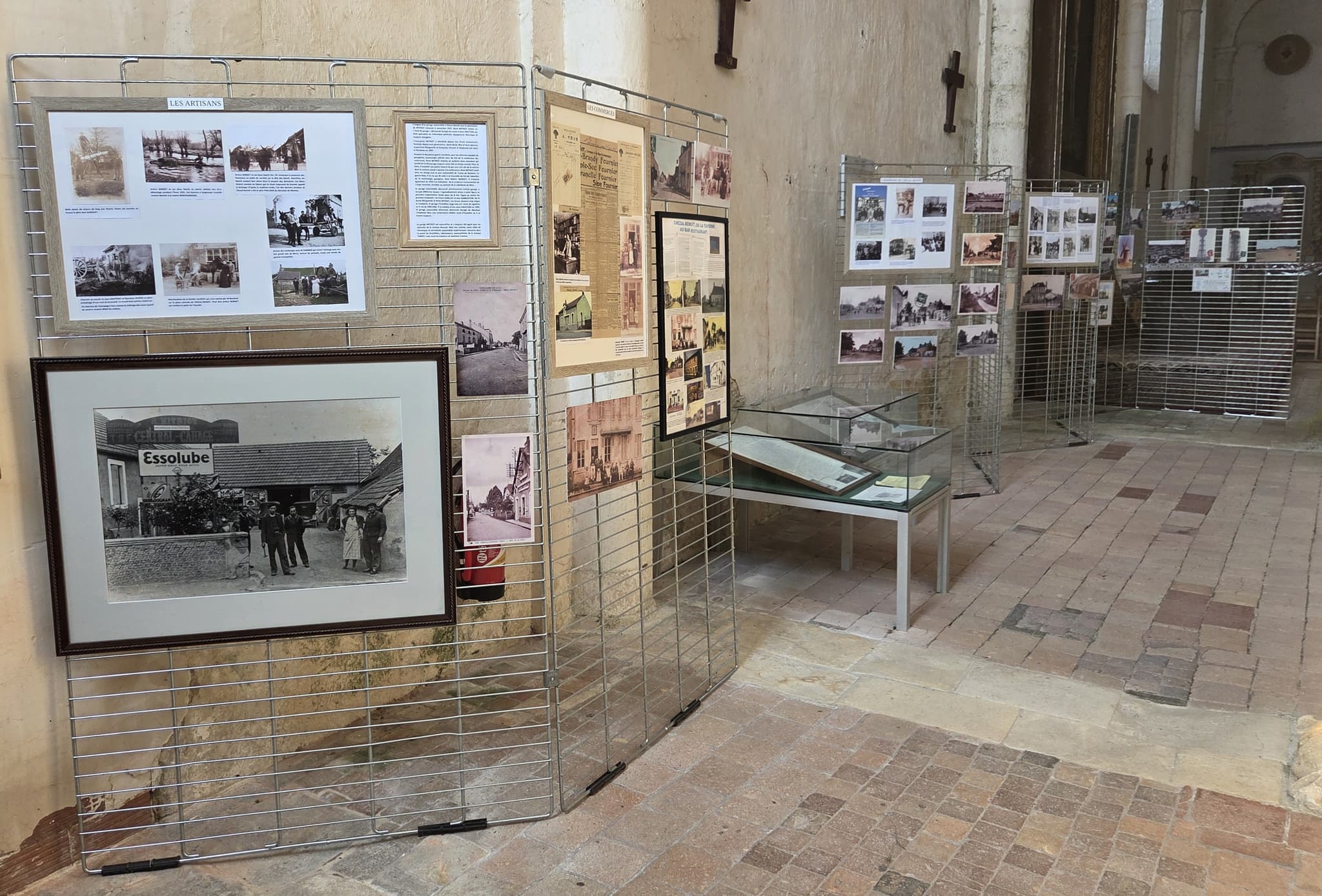 exposition vieilles cartes postales et photos anciennes de Chezal-Benoi^t