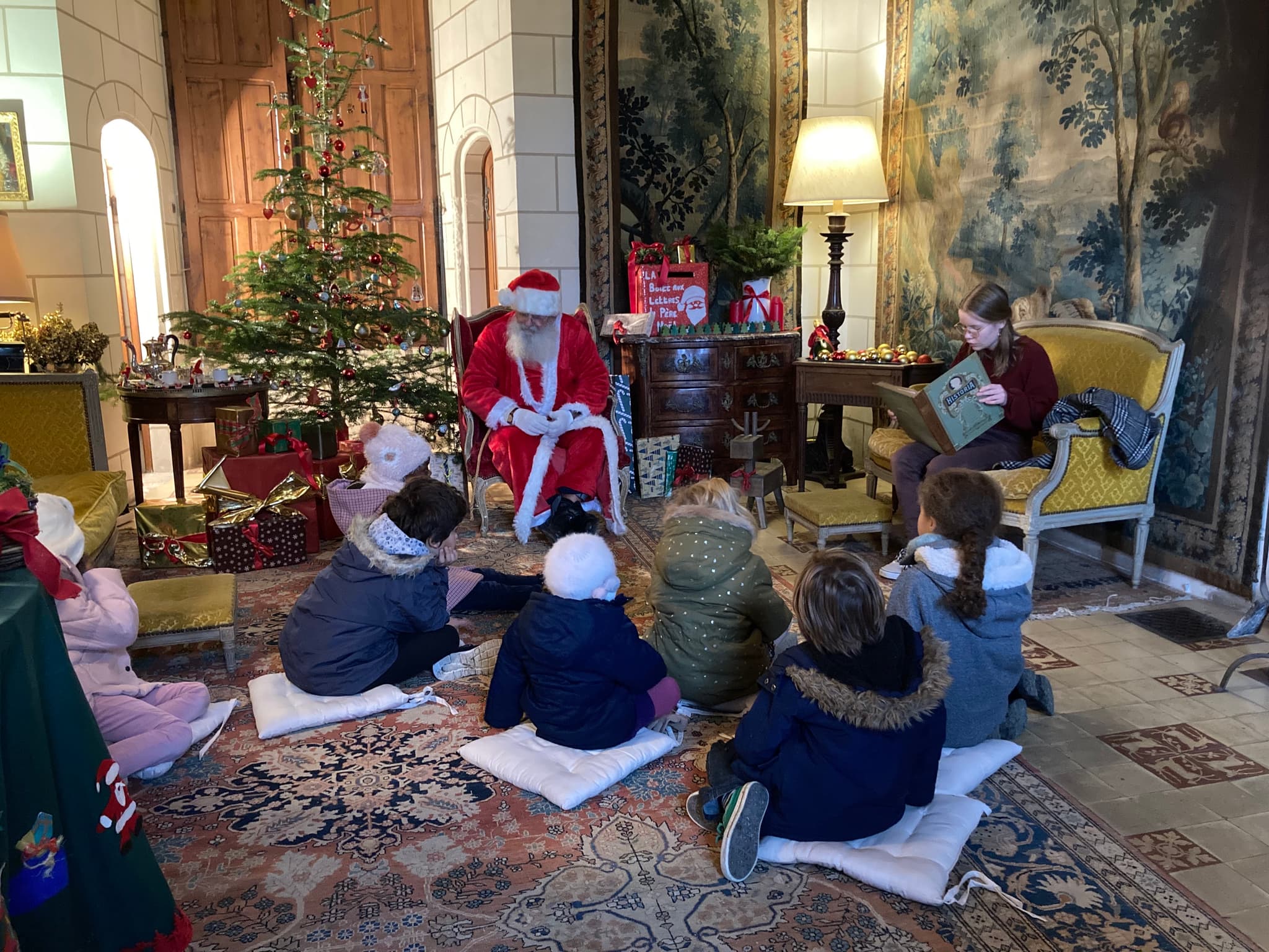 lecture-contes-pere-noel-chateau-montpoupon