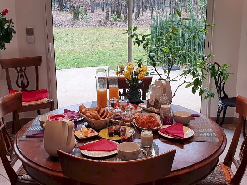 Petit-dejeuner - Logis Saponine à Savonnières