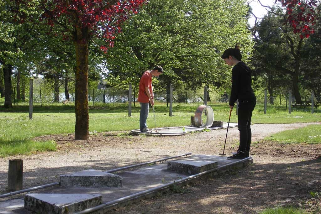 mini-golf-camping-sully-1