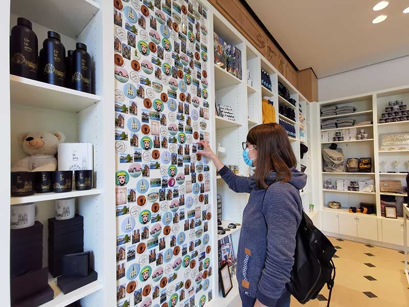 office-de-tourisme-orleans-metropole-boutique-place-du-martroi