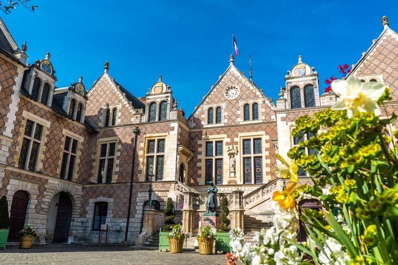 Hôtel-Groslot-extérieur