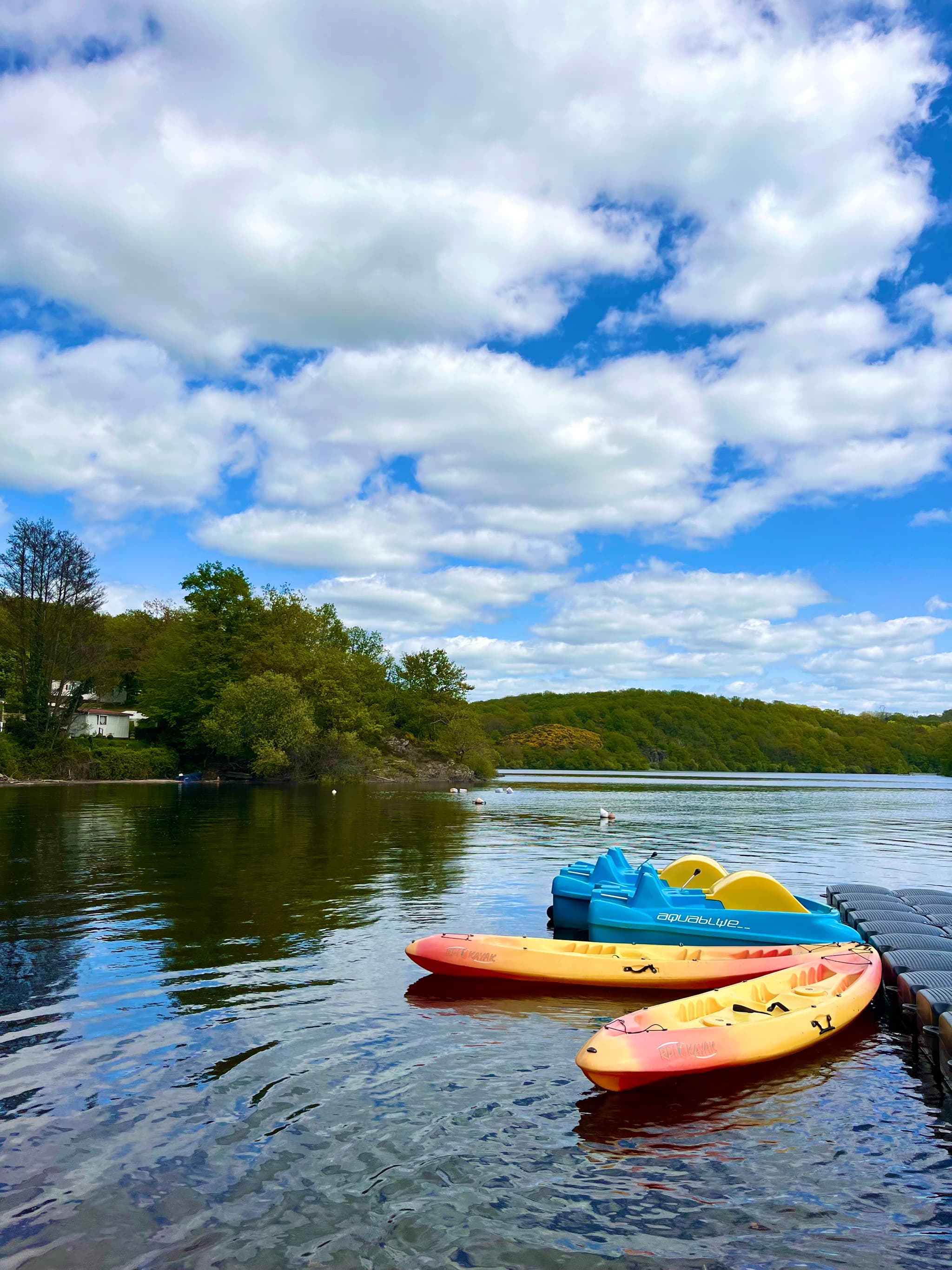 pedalos canoes