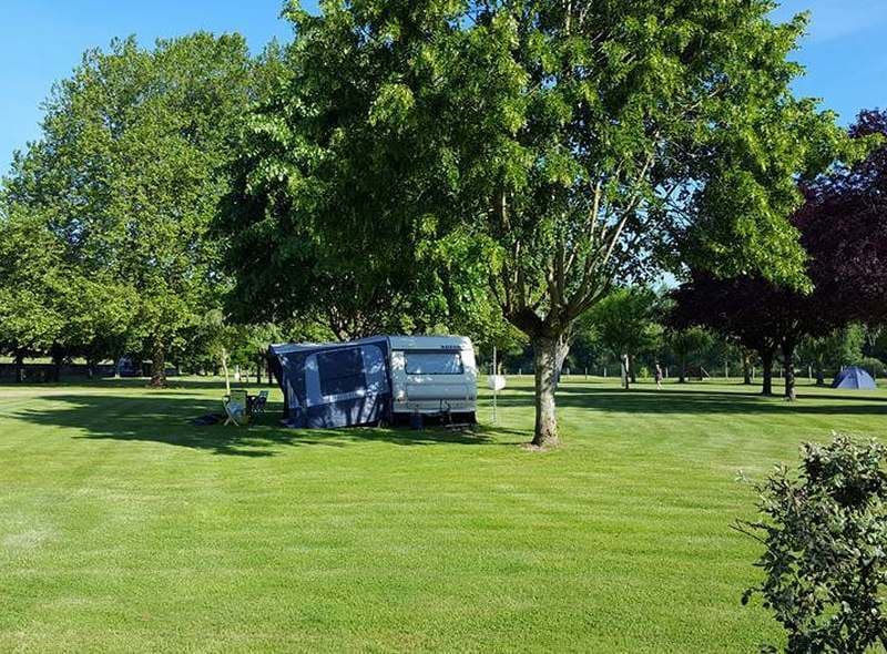tourisme-sologne-campings-chatres sur cher-les saules3