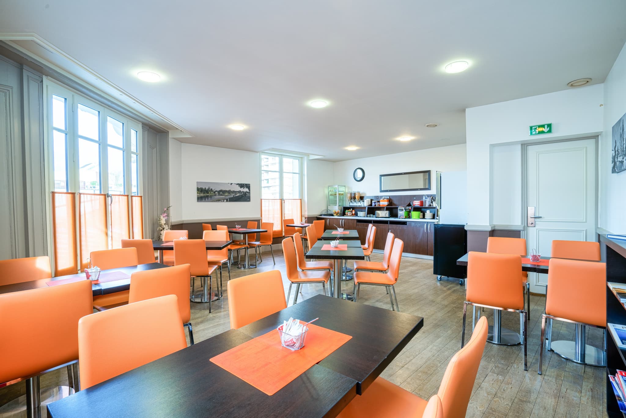 Salle petit déjeuner Campanile Orléans Centre Gare
