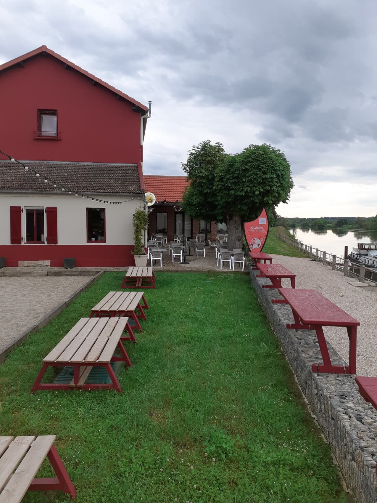 CHAMBRE D'HÔTES AU BORD DE LA SAÔNE
