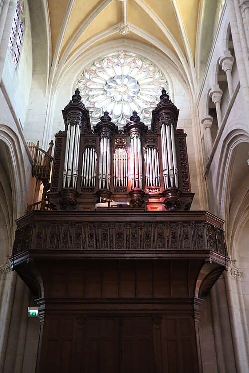 Clamecy_(58)_Collégiale_Saint-Martin_-_Intérieur_-_Grandes-Orgues