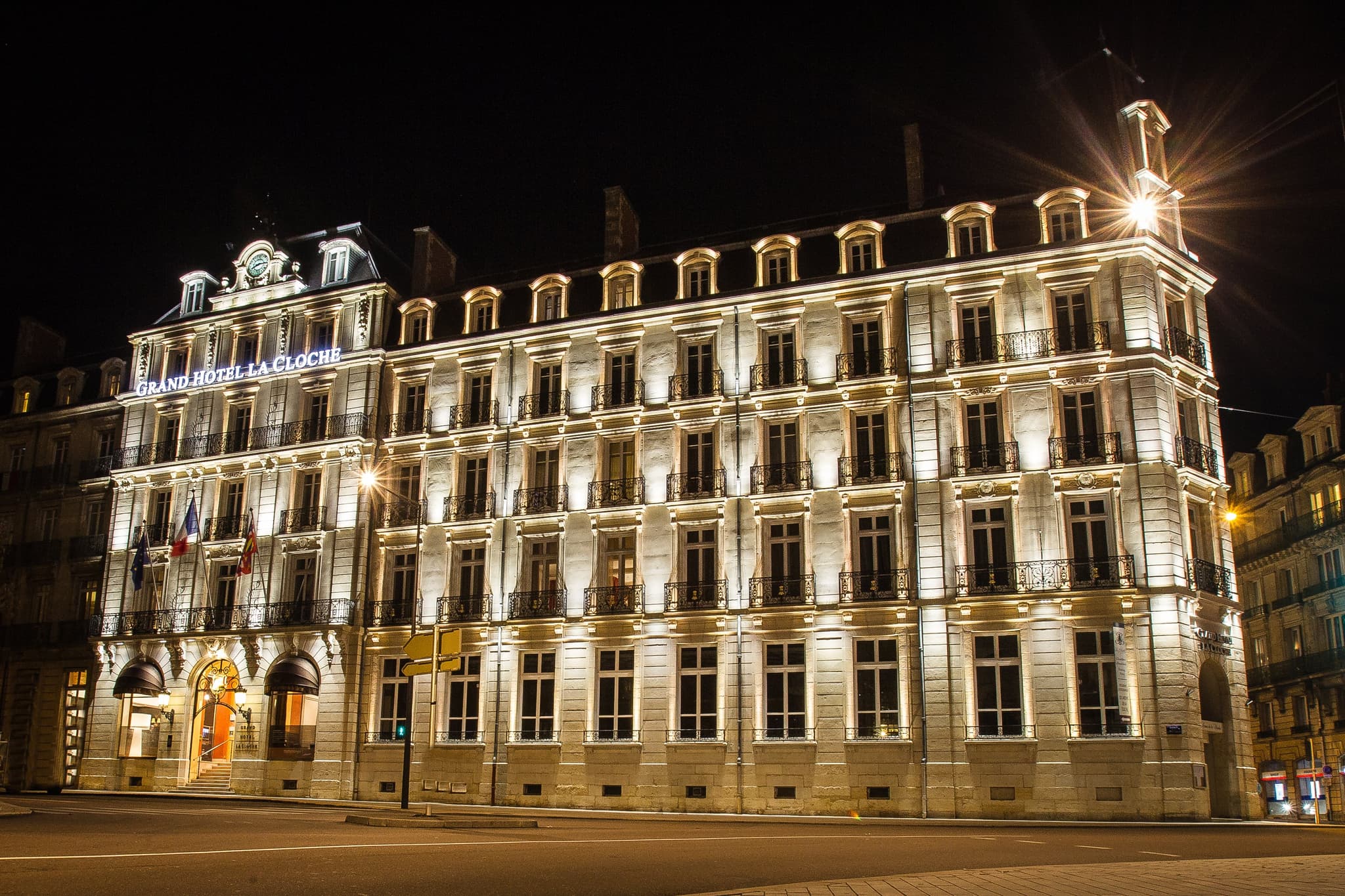 Façade Grand Hôtel La Cloche