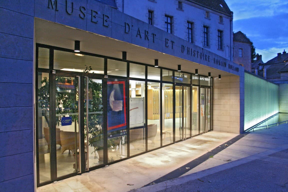 Musée d'art et d'histoire Romain Rolland - Façade