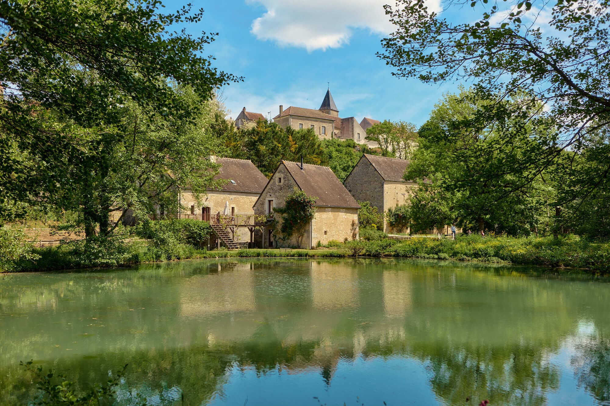holiday-gite-burgundy-france-lake-mill