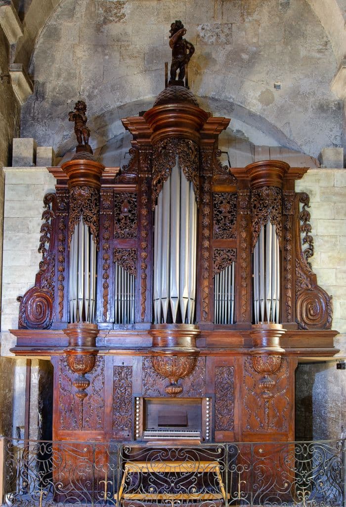 Dans le ventre de l'orgue : découverte de l'orgue de la basilique Sainte-Anne d'Apt