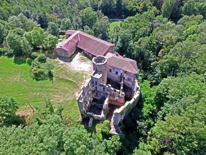 A la découverte d'un château bien caché