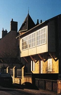 Visite guidée ancien atelier de broderie au Point de Beauvais