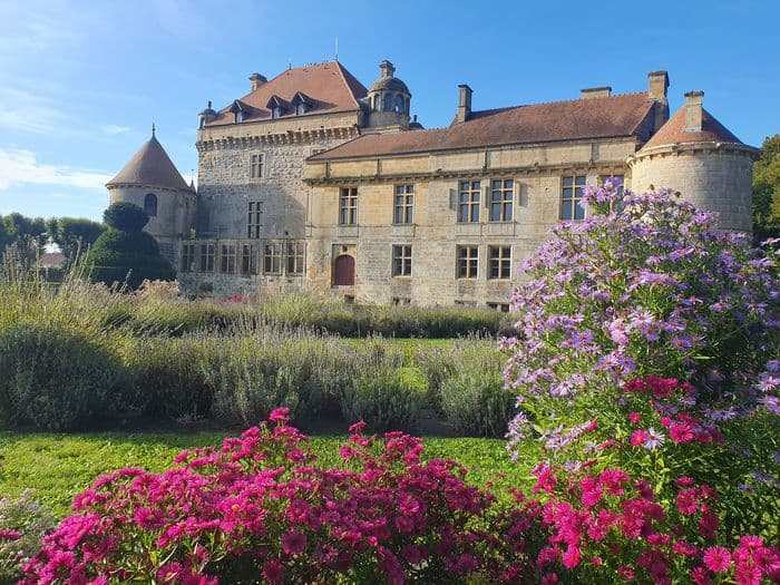 Visitez librement un château du XVIe siècle et ses jardins