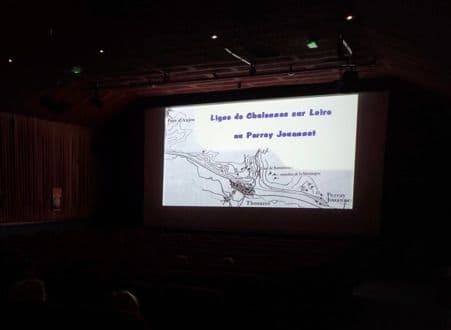 Projection de films sur la vie locale avec des photos anciennes